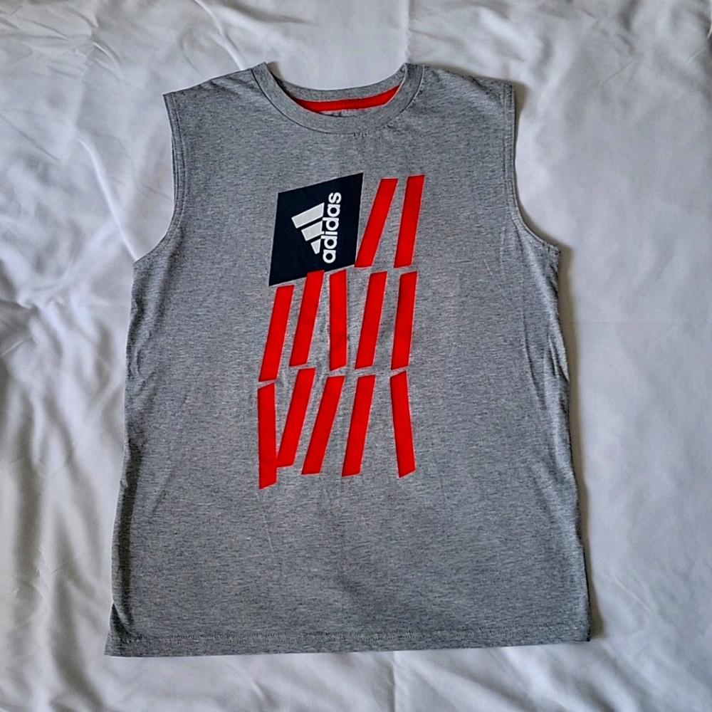 Adidas sleeveless boys size M (10/12)